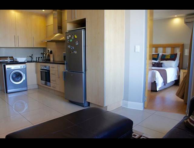 1 BEDROOM APARTMENT FOR SALE IN SANDOWN